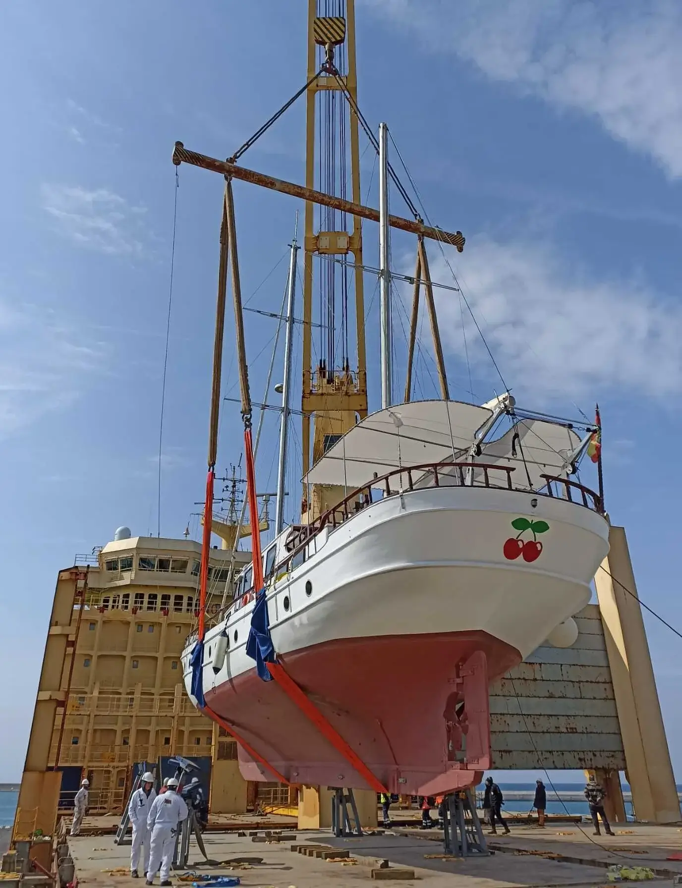 Transporte de goleta desde el Mediterráneo hasta Dubái en carguero